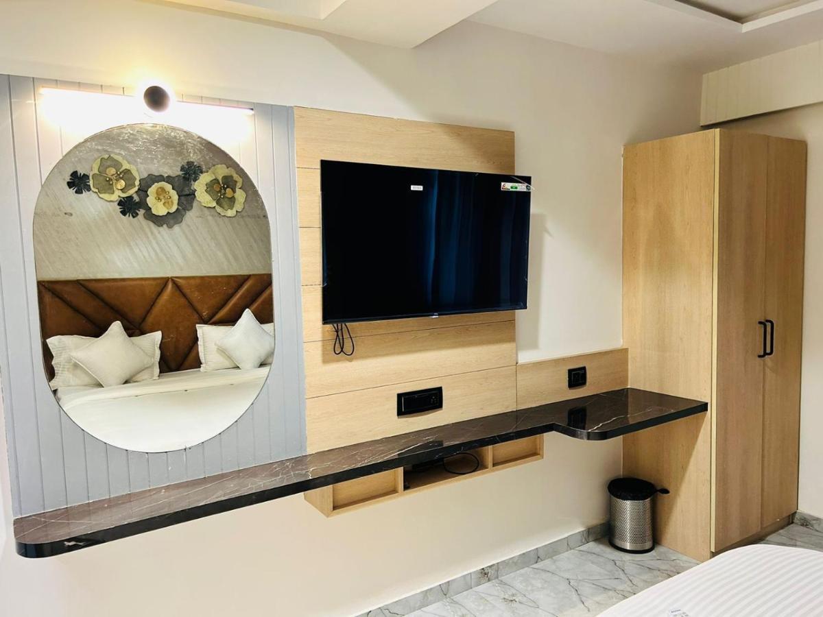 Hotel Marigold Naroda أحمد أباد المظهر الخارجي الصورة