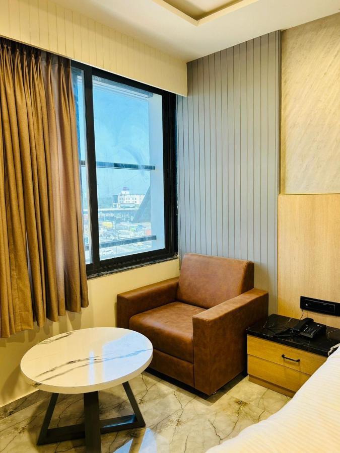 Hotel Marigold Naroda أحمد أباد المظهر الخارجي الصورة